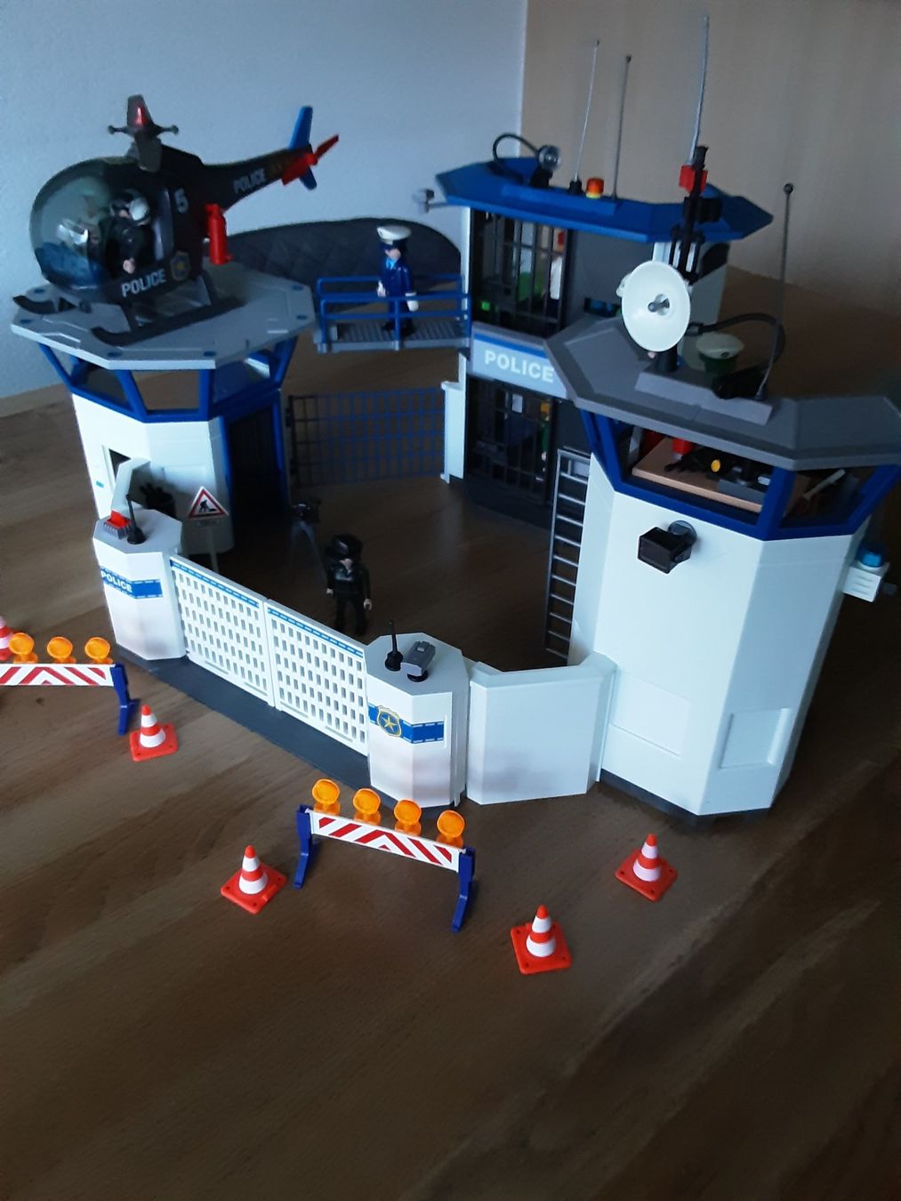 Playmobil Giocattoli: Playmobil Polizeistation – Usato da Unterägeri venduto da KRD7 1