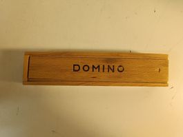 Holzkiste Domino (nov153)
