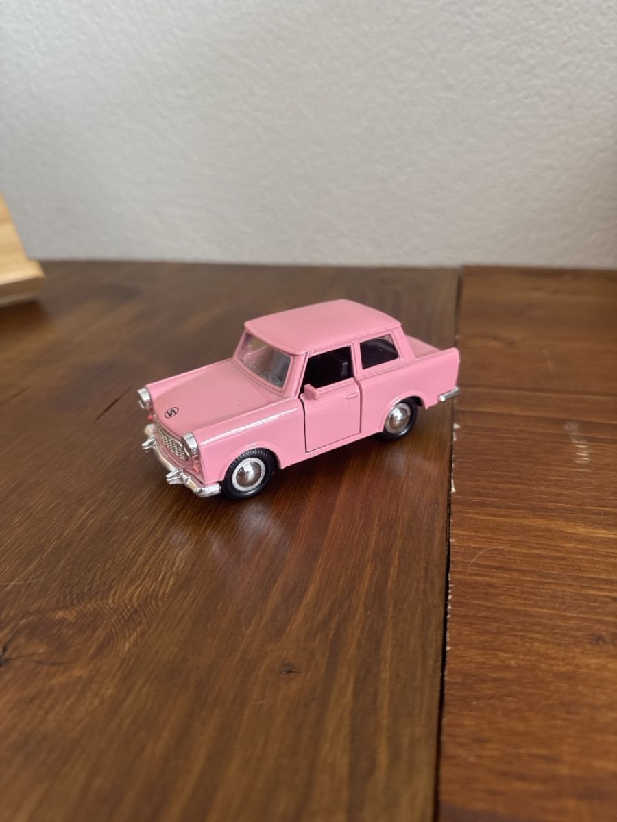 Modellini d'auto: Modèle miniature Trabant rose, collection, jouet – Usato da Lausanne venduto da bap_89zj