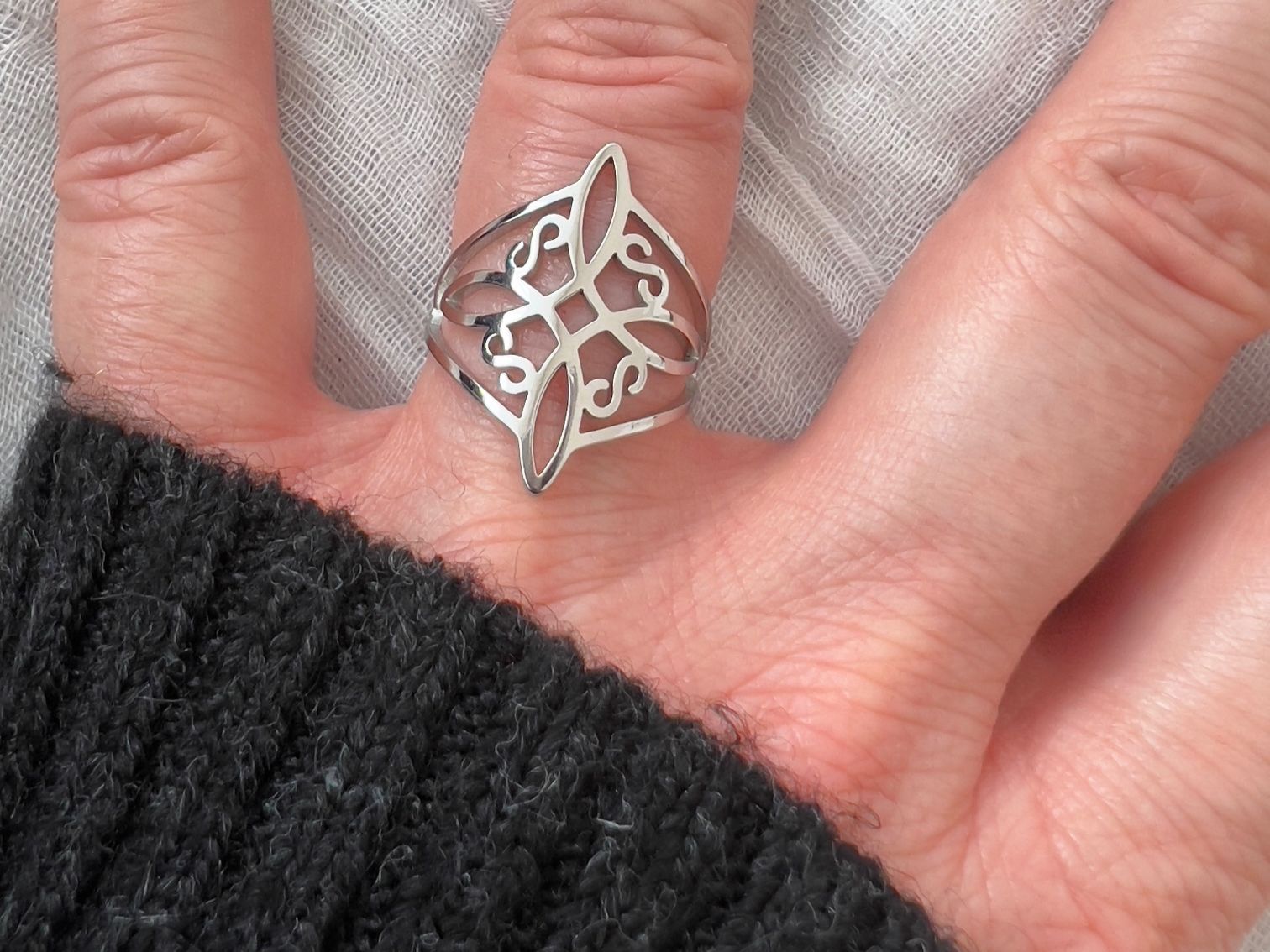 Ringe: Bague Noeud de sorcière – Neu (gemäss Beschreibung) aus Pully von sunaddict