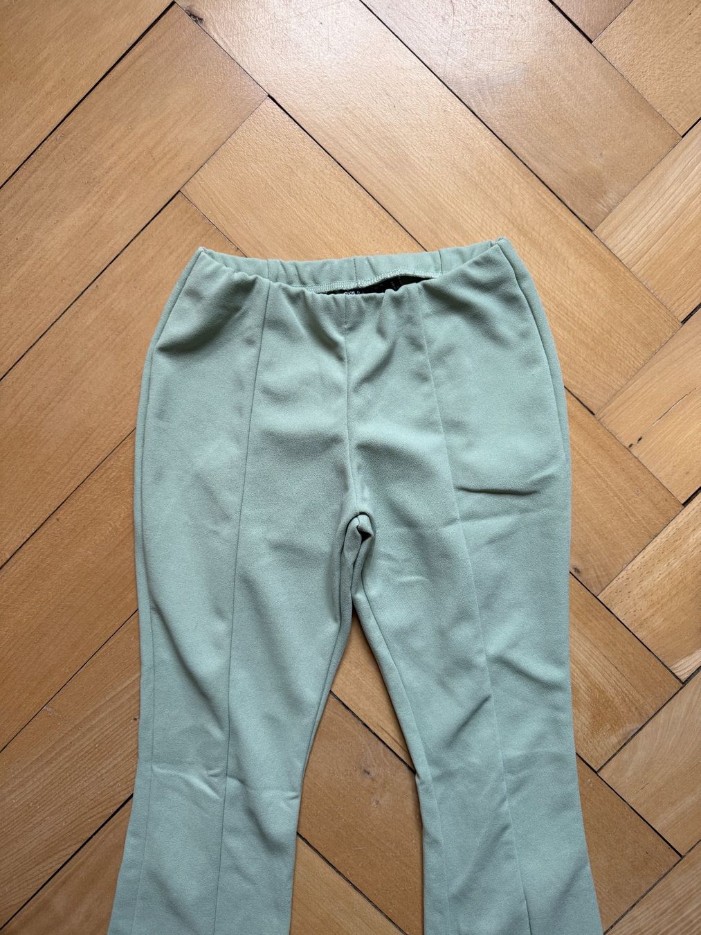 Asos Pantalons: ASOS - Schlaghose mintfarben 34 – D'occasion à Zürich par Diazaio 1