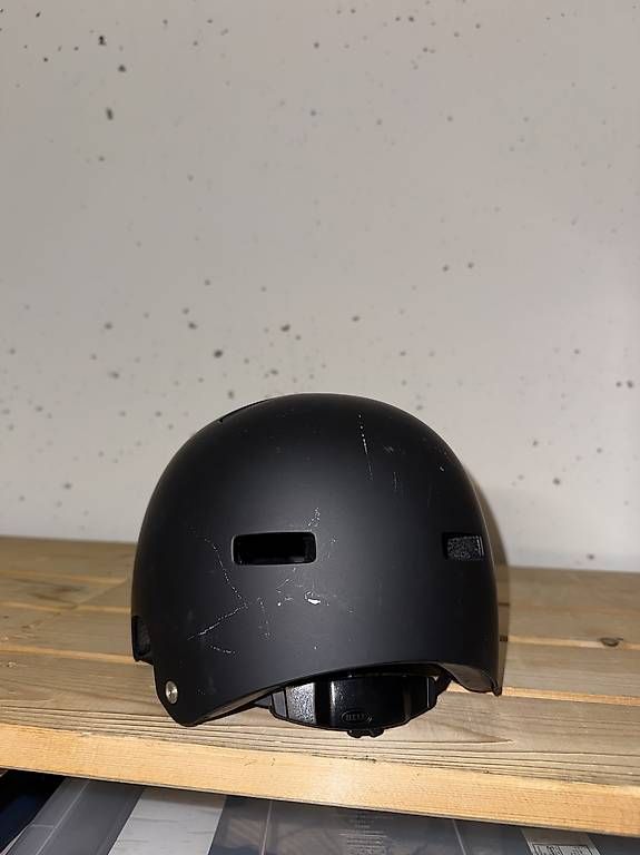 Caschi: Bell Fahrradhelm – Usato da Uster venduto da hanna99 1