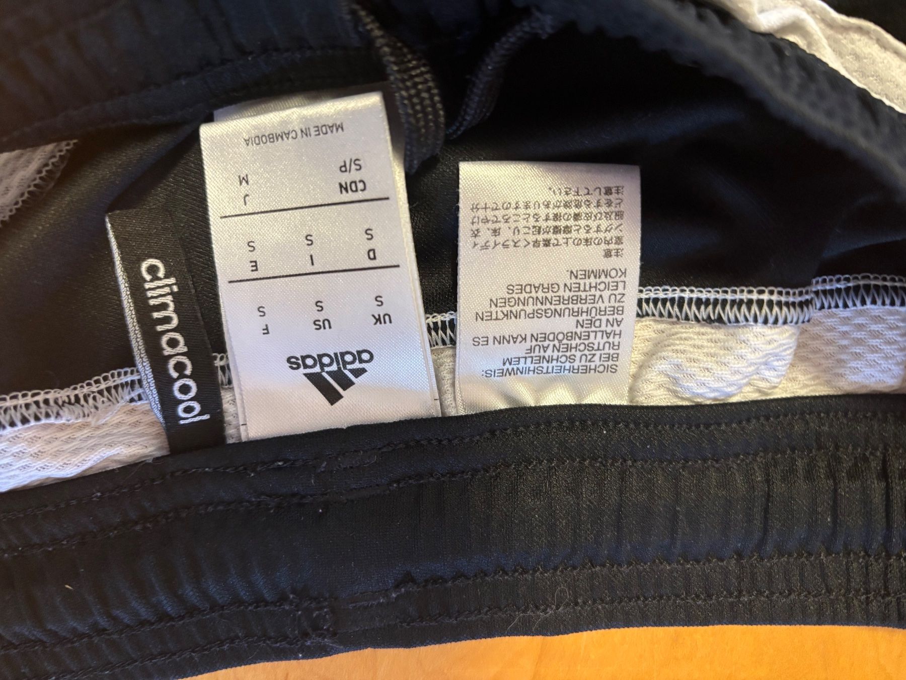 Adidas Pantaloni: ADIDAS 3/4 Trainingshose / Schwarz / Grösse S – Usato da Flurlingen venduto da dschdsch 2