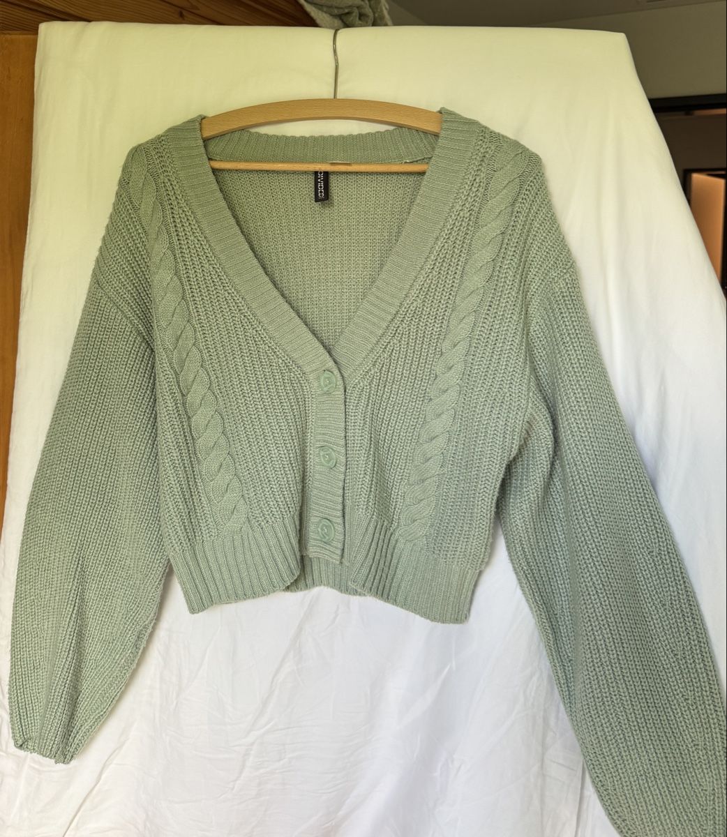 H&M Maglioni & Felpe: Carigan Türkis  – Usato da Niederurnen venduto da row_m7ld 1