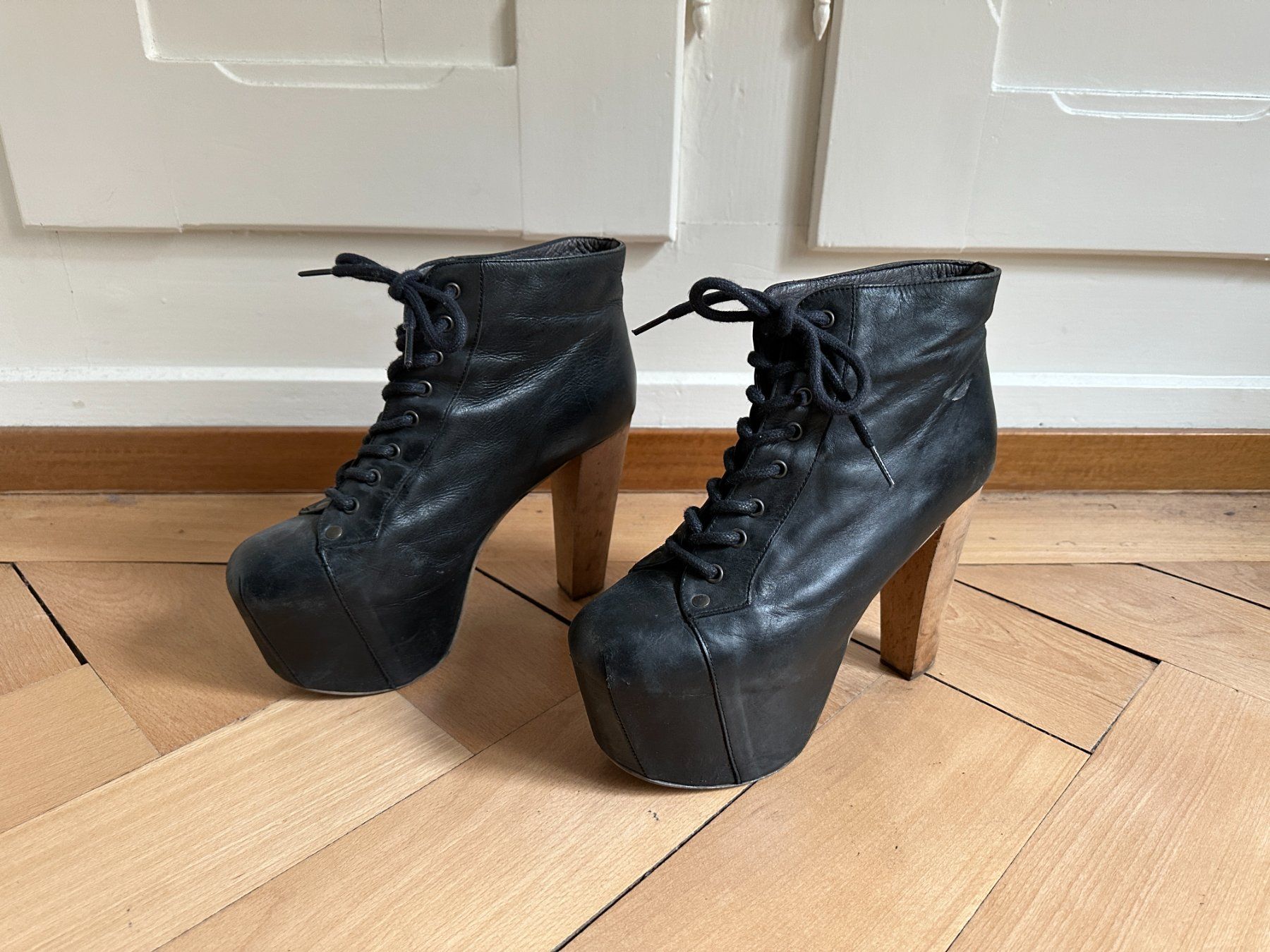 Damenschuhe: JEFFREY CAMPBELL - Leder Plateau Stiefelette 40 – Gebraucht aus Zürich von Diazaio