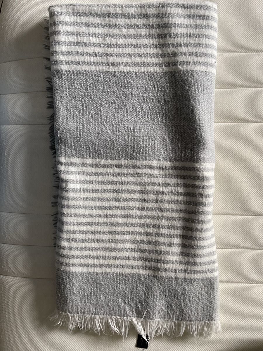 Zara Foulard & Sciarpe: Écharpe rayée douce Zara – Usato da Leytron venduto da Tissana_bo