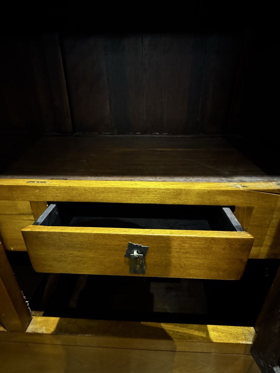 Armoires: Antiker Holzschrank – D'occasion à Ebmatingen par ris_d7mg 4