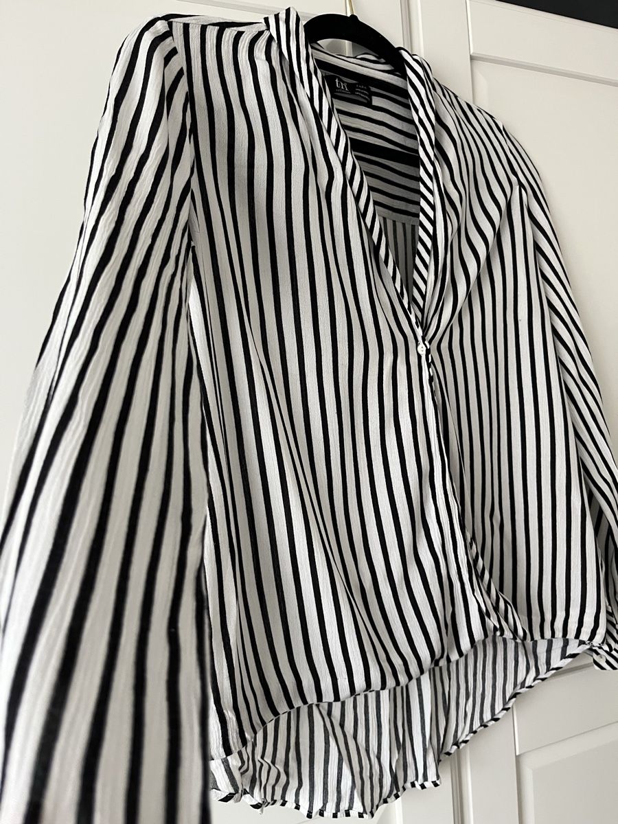 Zara Camicette: V-Ausschnitt-Bluse – Nuovo (secondo la descrizione) da Allschwil venduto da eyl_bb8q 3