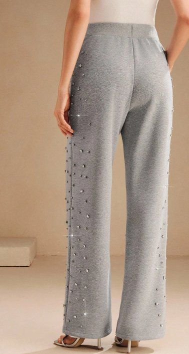 Lotti di vestiti: Ensemble Gris élégant pour femmes – Nuovo e nell'imballaggio originale da Nyon venduto da jen_7dfc 5