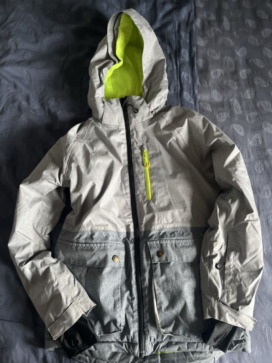 Vestes & Manteaux: Skijacke 152 – D'occasion à Ins par rere23