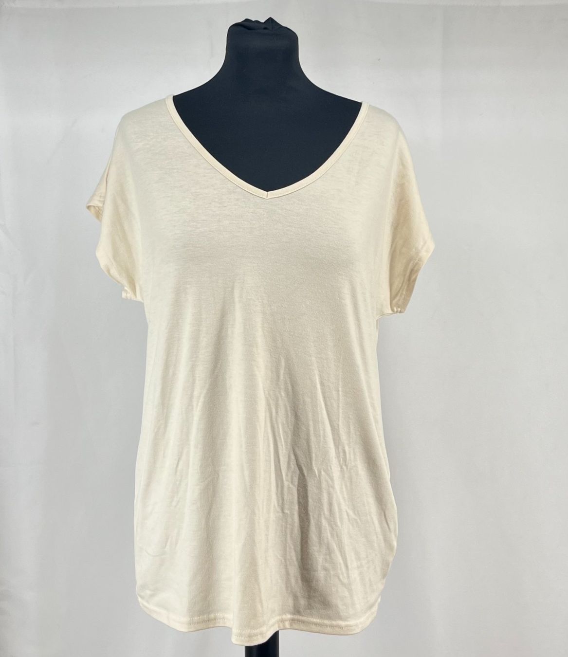 T-shirts: T-shirt beige M – D'occasion à Lausanne par PlusValue_Lausanne