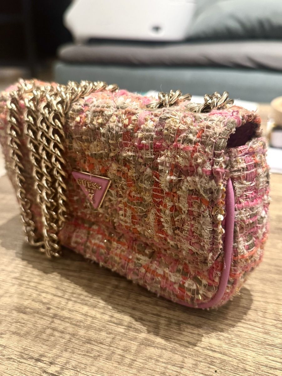 Guess Borse da donna: Sac Guess rose comme neuf – Nuovo (secondo la descrizione) da Hérémence venduto da aya_z9gs 1