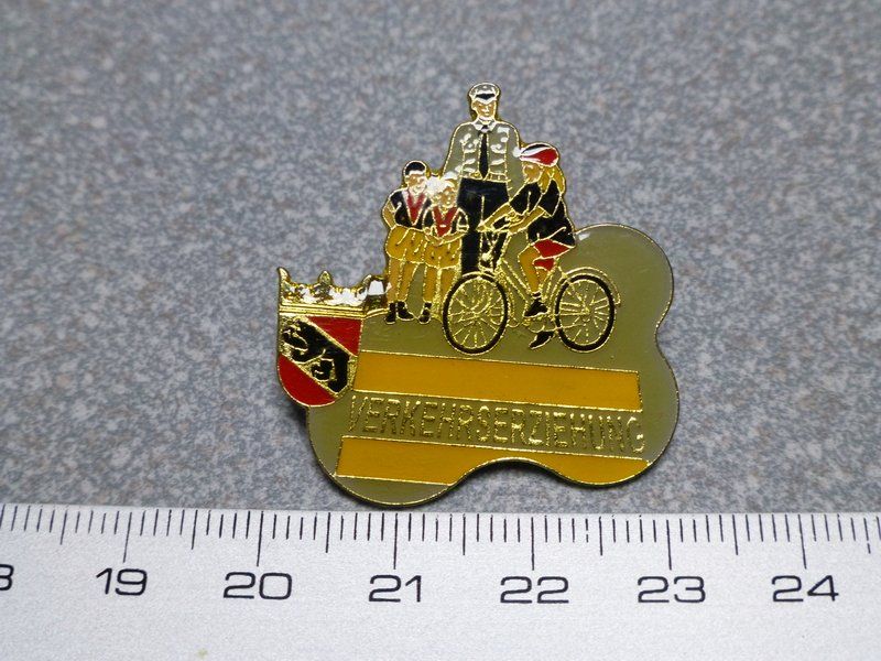 Placchette & Badge: PIN PINS POLIZEI POLICE – Usato da Gränichen venduto da Jumbo77