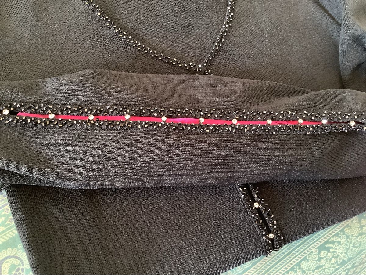Maglioni & Felpe: Festlicher Pullover mit Strass. – Usato da Ennetbaden venduto da Valli4 5