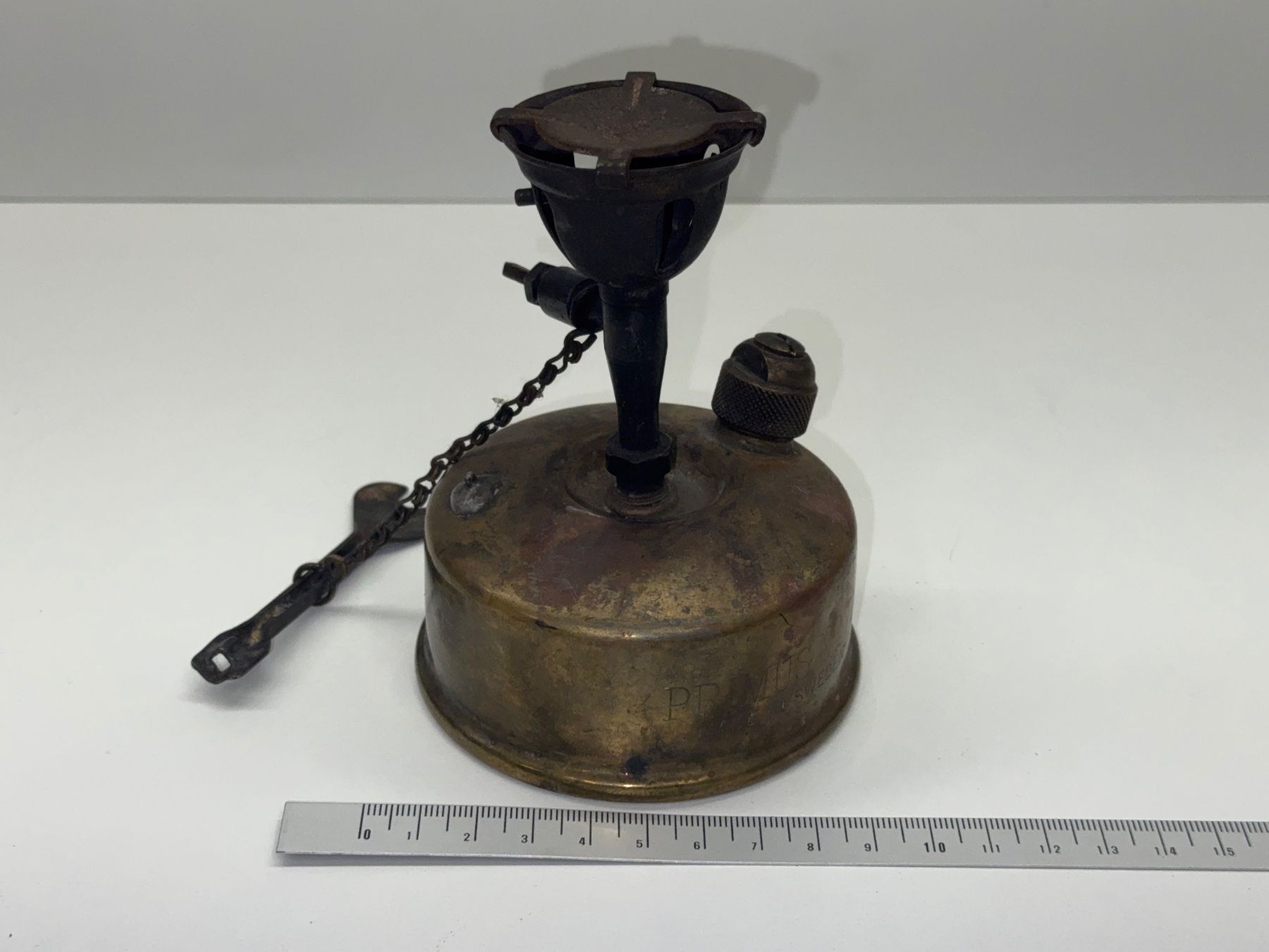 Radiatori: Kleiner vintage Benzinvergaserbrenner – Usato da Lostorf venduto da Peschmi10 1