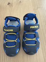 Sandalen Pokémon Pikachu blau schwarz Grösse 28 neuwertig