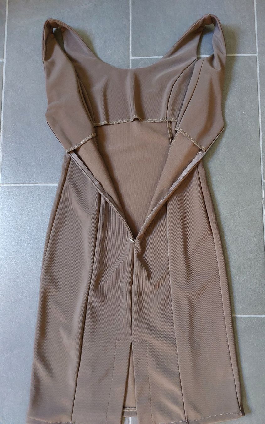 Vestiti: Etuikleid helleskaffeebraun passend CH36 – Usato da Balsthal venduto da Trendline55 2