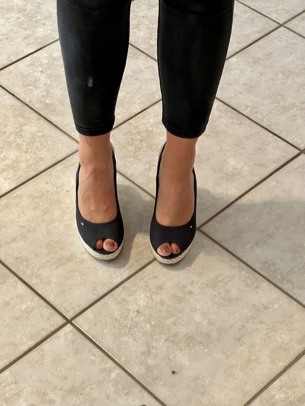 Tommy Hilfiger Damenschuhe: Sandales compensées - Tommy Hilfiger - taille 40 – Neu (gemäss Beschreibung) aus Bossonnens von noemie_01 1