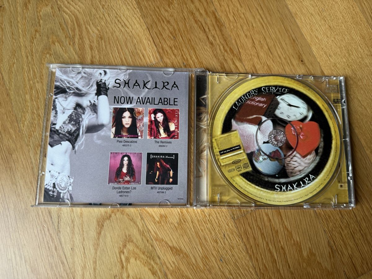 CD: Shakira "Laundry Service" CD – Usato da Zürich venduto da wtpooh 1