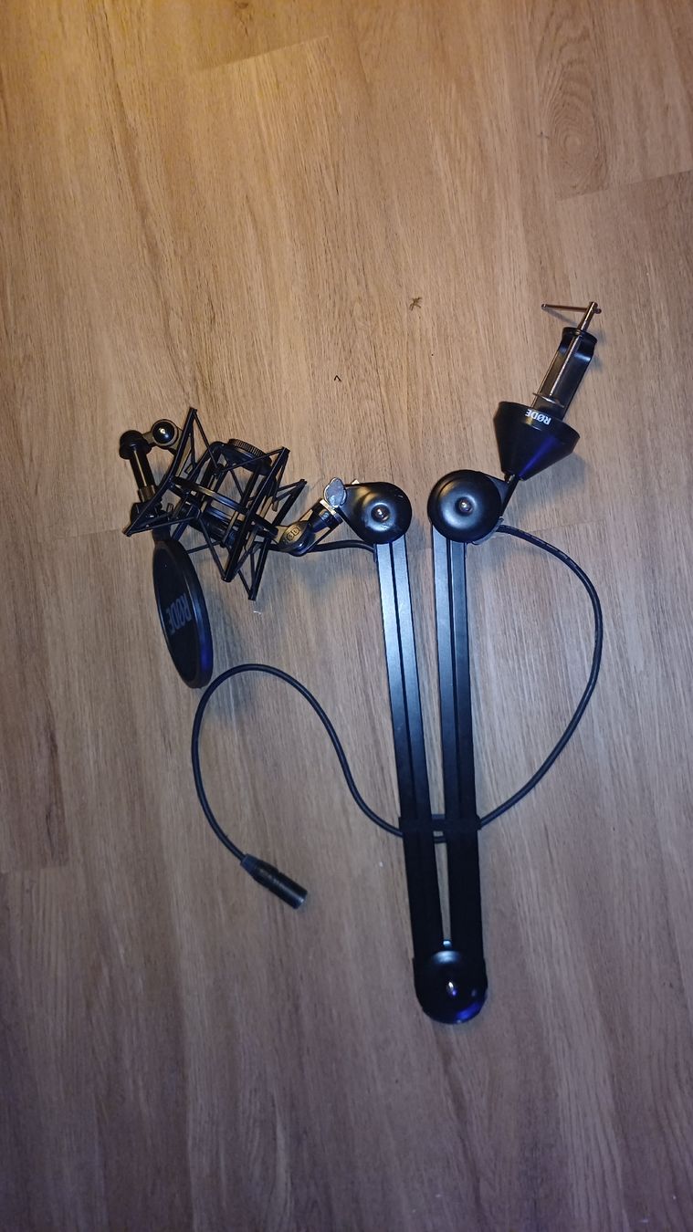 Supporti per strumenti musicali & leggii: Rode SM6 Mikrofonspinne+Popfilter, PSA1 Tischstativ, XLR. – Usato da Kriens venduto da Nikamii 4
