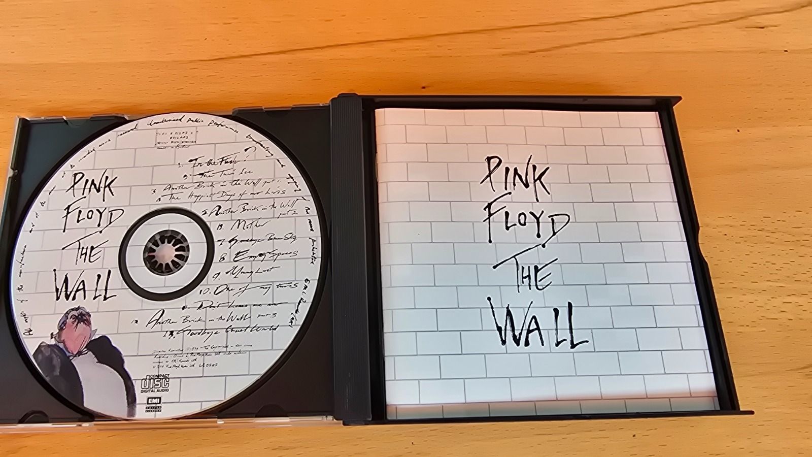 CD: Pink Floyd The Wall CD guter Zustand – Usato da Winznau venduto da banditgsf 5