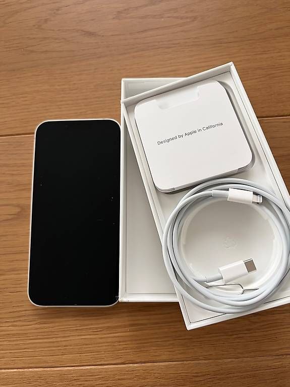 Portables: Apple IPhone 13 - weiss & neuwertig – D'occasion à Horw par Siiimiii
