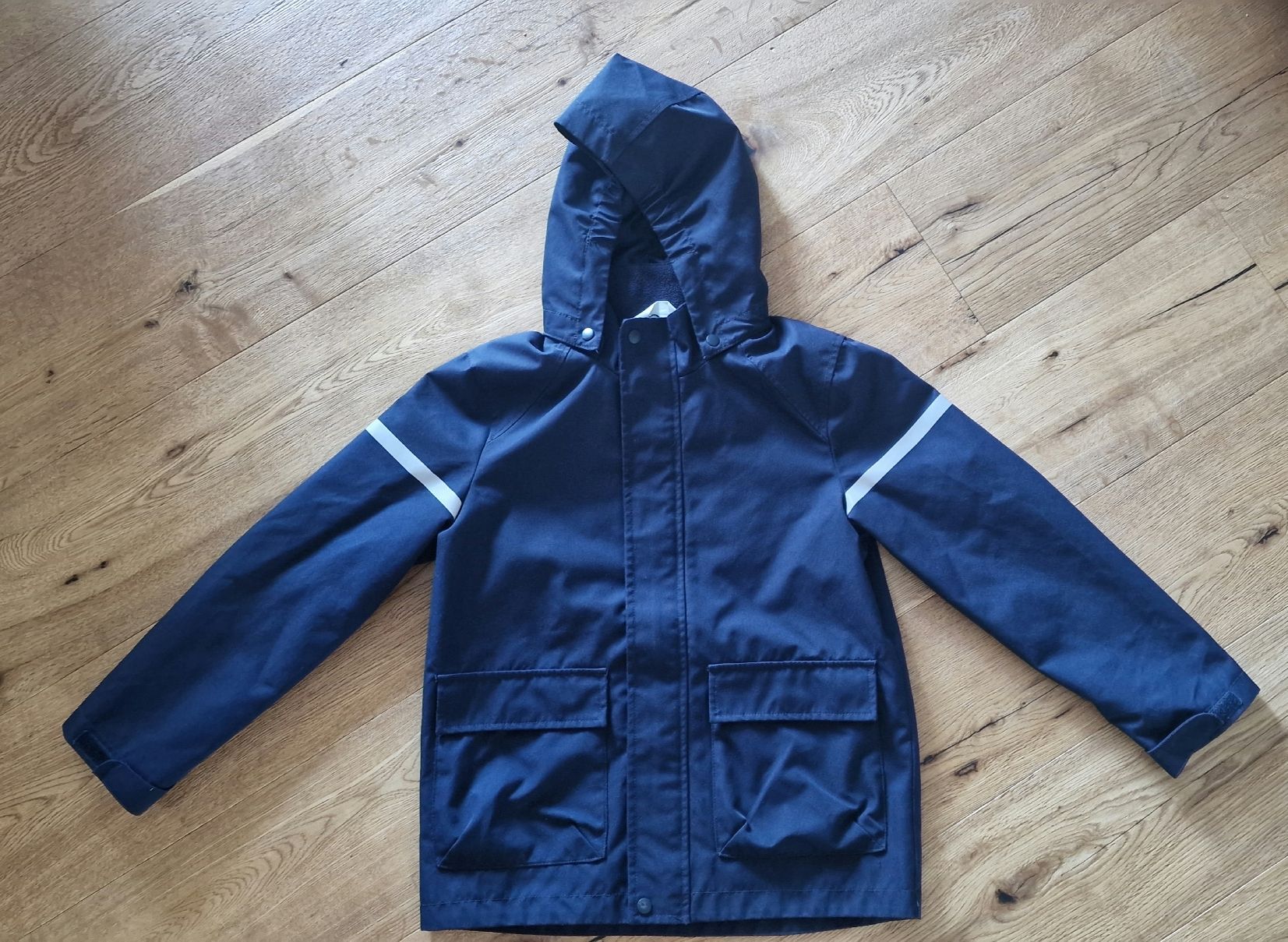 H&M Giacche & Cappotti: Neu Regenjacke H&M 134/140 – Usato da Emmenbrücke venduto da Nadmorebiti