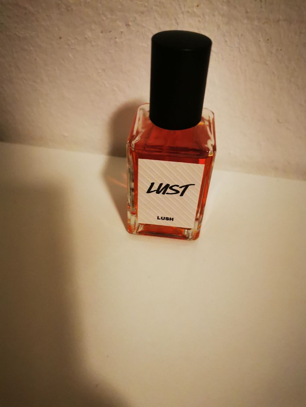 Lush Profumi & Eau de Toilette: LUSH Lust Parfum 30ml – Nuovo (secondo la descrizione) da Balsthal venduto da Leila_Luna 1