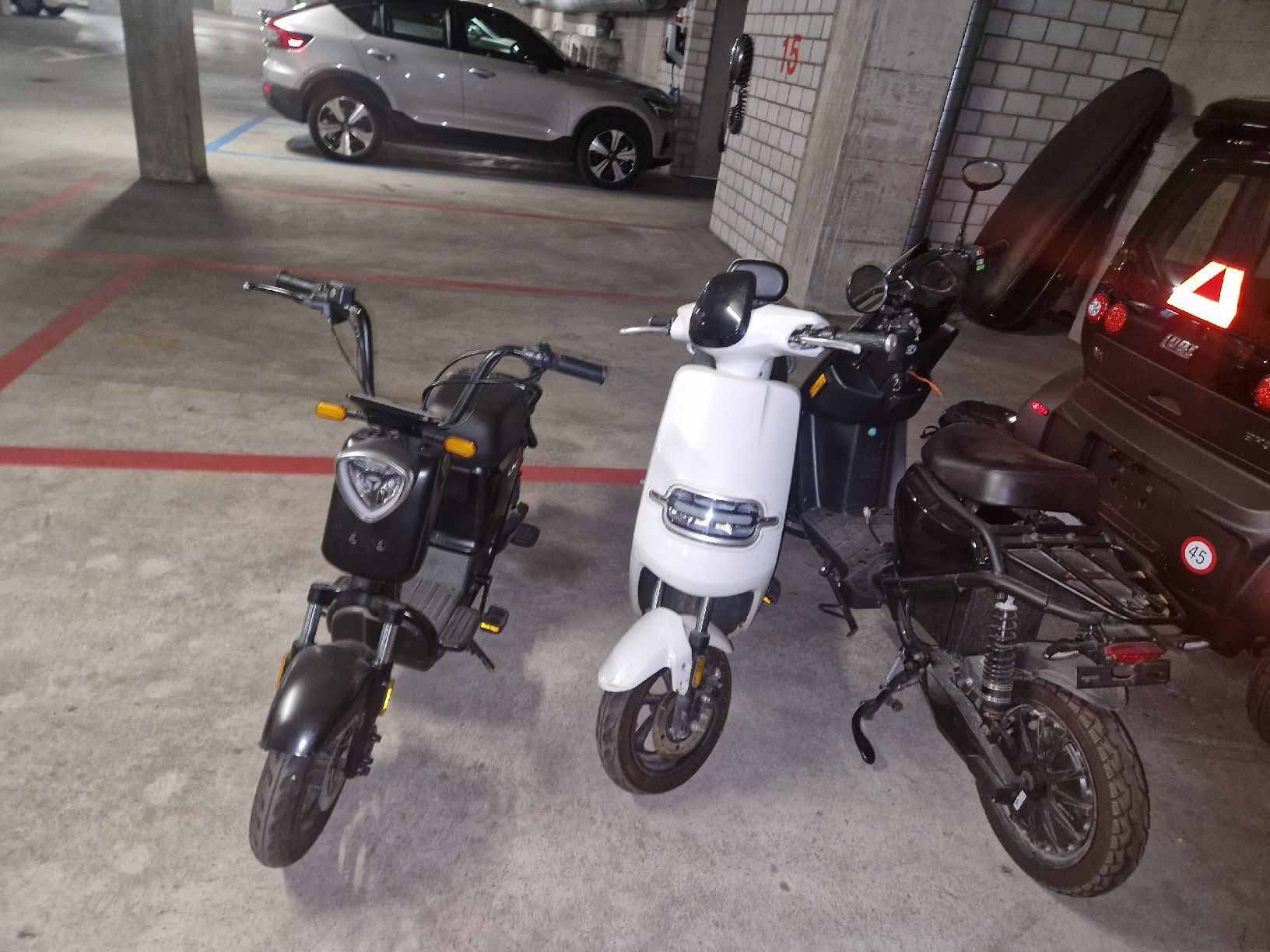 Yadea Scooters: e roller f. bastler – Defekt aus Unterseen von beE-Scooter 1