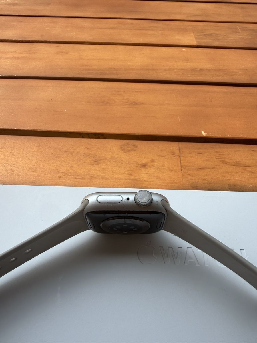 Apple Smartwatch: Apple Watch Series 9 mit GPS 41mm Silber – Usato da Reinach BL venduto da Motru2005 1