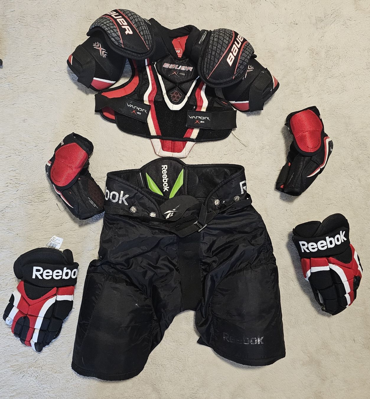 Kleiderpakete: used set of hockey – Gebraucht aus Leysin von Mr.Matthew