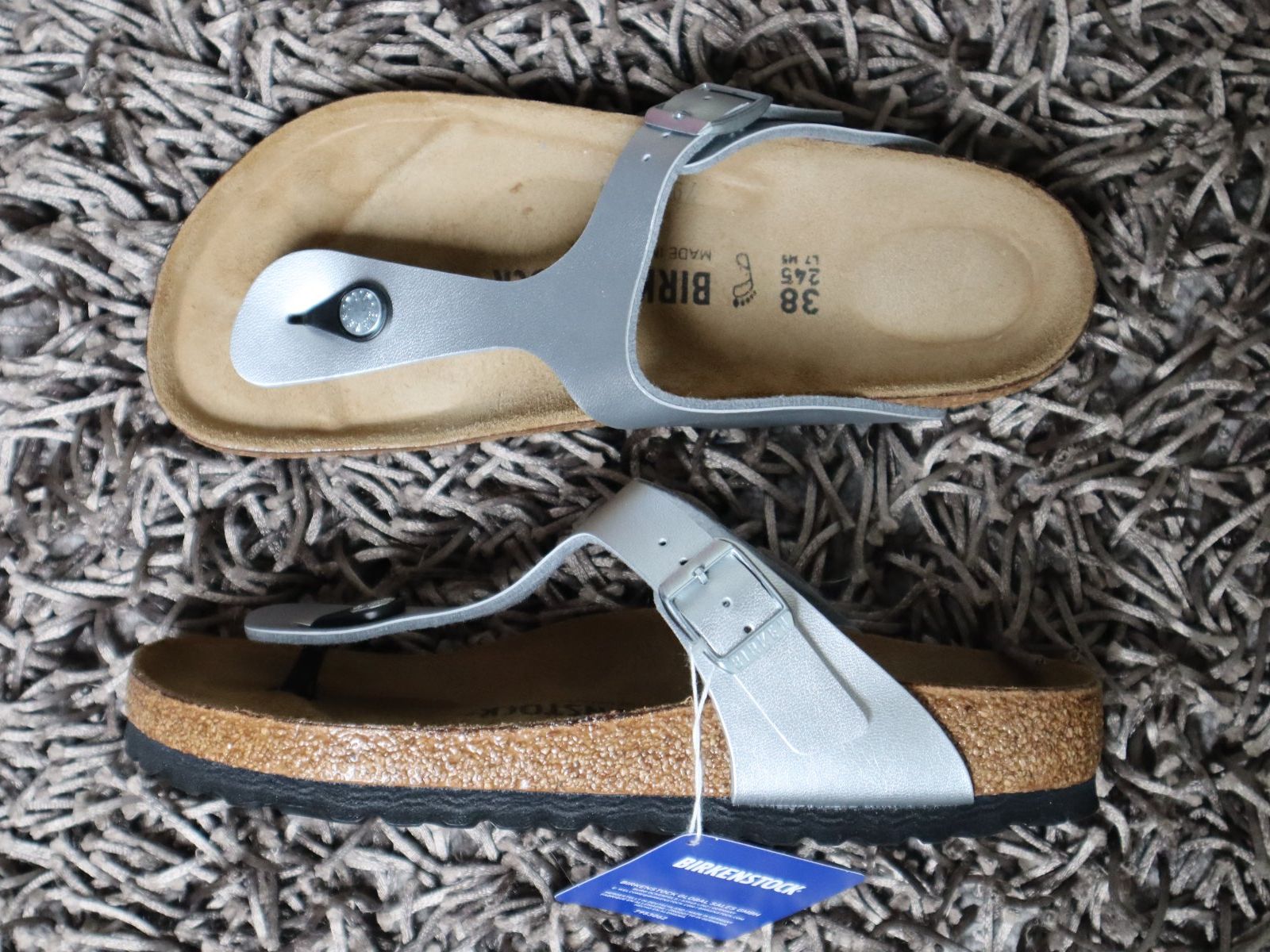 Birkenstock Scarpe da donna: Birkenstock, Gizeh, Gr. 38, silber, NEU – Nuovo e nell'imballaggio originale da Wattwil venduto da glueck 2