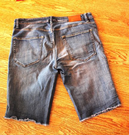 Coole Jeans Shorts von H&M, Grösse 33, Top Zustand!