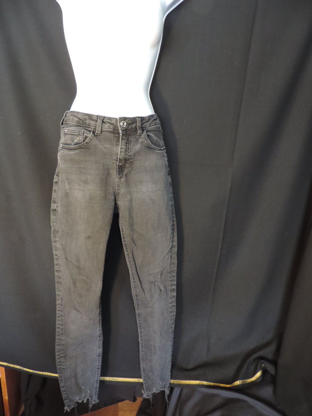 Jeans: jeans noir délavé – Usato da Genève venduto da Axelle333 7