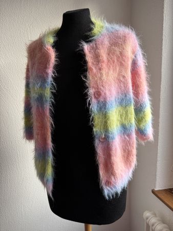 Selbstgemachte Flauschige Strickjacke, Pastellfarben, Gr. S