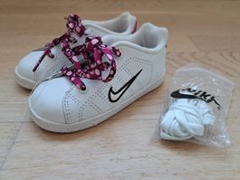 neue süsse Nike Leder Kinder Sneaker, Gr. 22, NP 54.90 Fr.