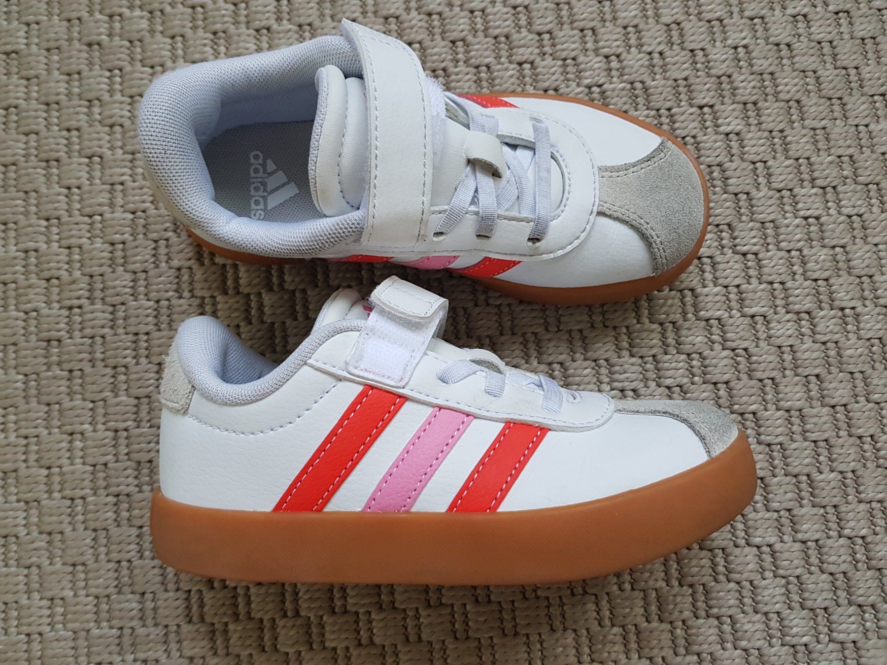 Adidas Schuhe für Mädchen: Adidas Sneakers – Gebraucht aus Münchenstein von mt25