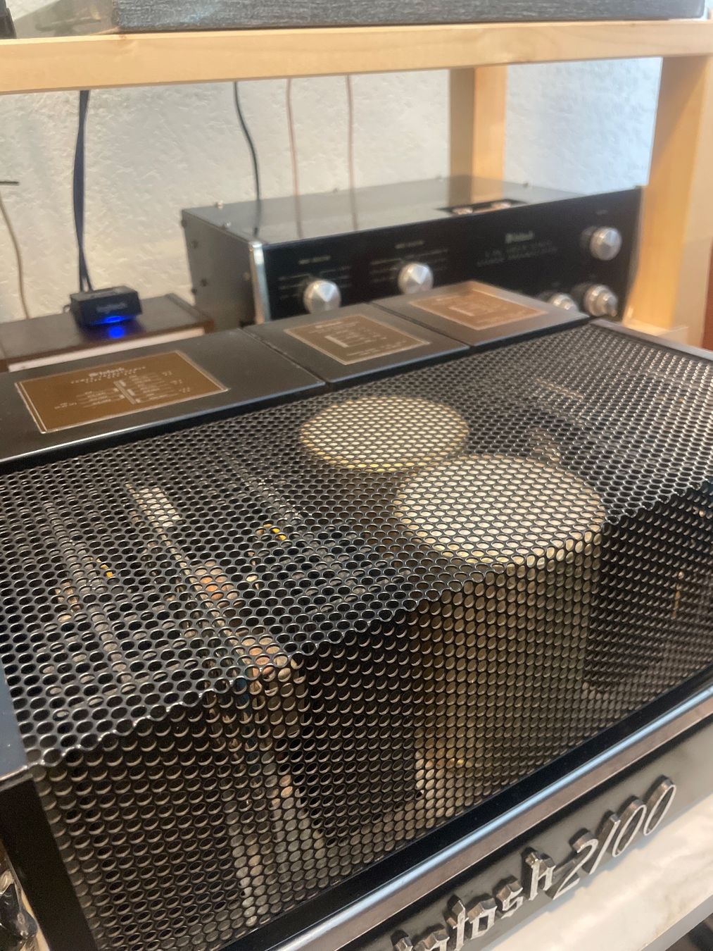 McIntosh Amplificatori: Mcintosh 2100 – Usato da Onnens VD venduto da Vintage-Hifi-Store 2
