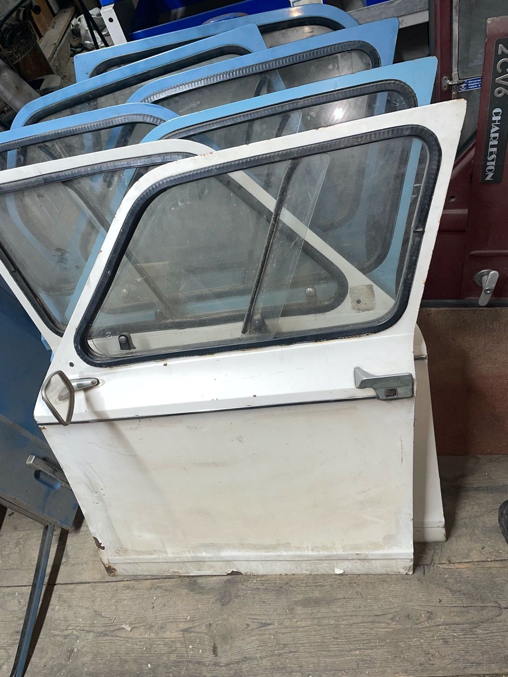 Citroën Tutti pezzi di ricambio auto: Div. Karosserieteile zu Citroën Dyane – Difettoso da Gletterens venduto da XBHS7412 7