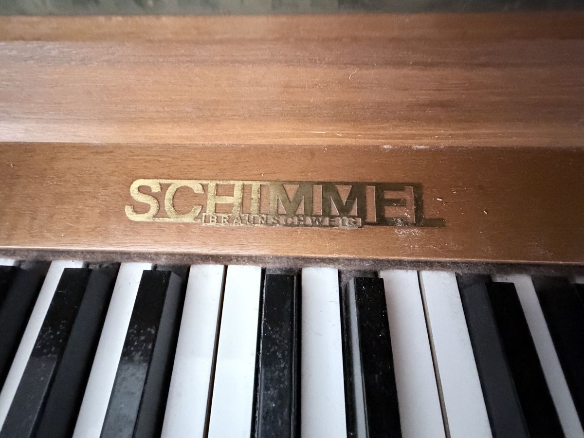 Strumenti musicali: Klavier Schimmel mit Hocker – Usato da Rubigen venduto da Dunjaa 3