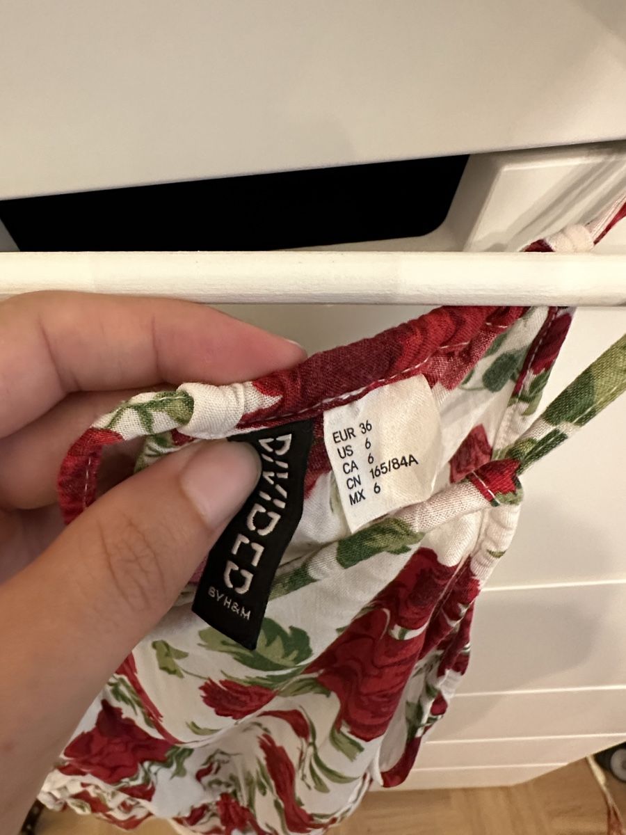 H&M Tute: H&M Jumpsuit blumenmuster Grösse 36 – Usato da Bern venduto da al.essia 1