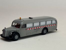 GB5- Brekina Mercedes 6600 Baustoffwagen grau