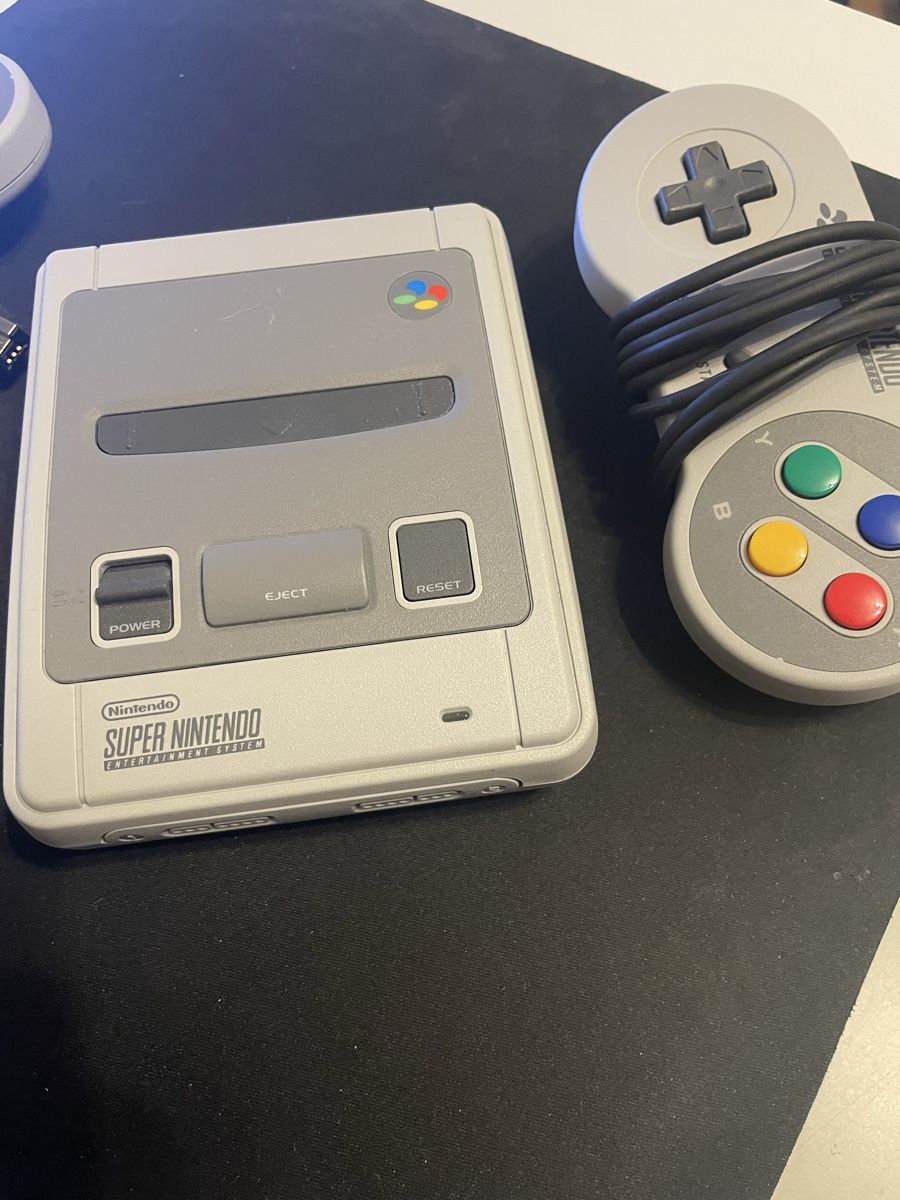 Nintendo Console: Super Nintendo Classic Mini SNES + 2 Controller – Usato da Münchringen venduto da loo_b7bd 3