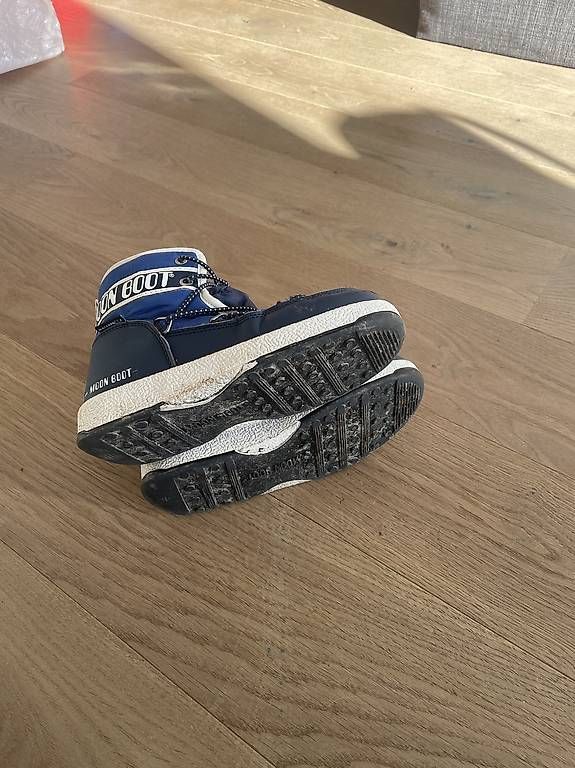 Schuhe für Jungen: Bottes d'hiver neige MOONBOOT 33 – Gebraucht aus La Sarraz von lenamoser 1