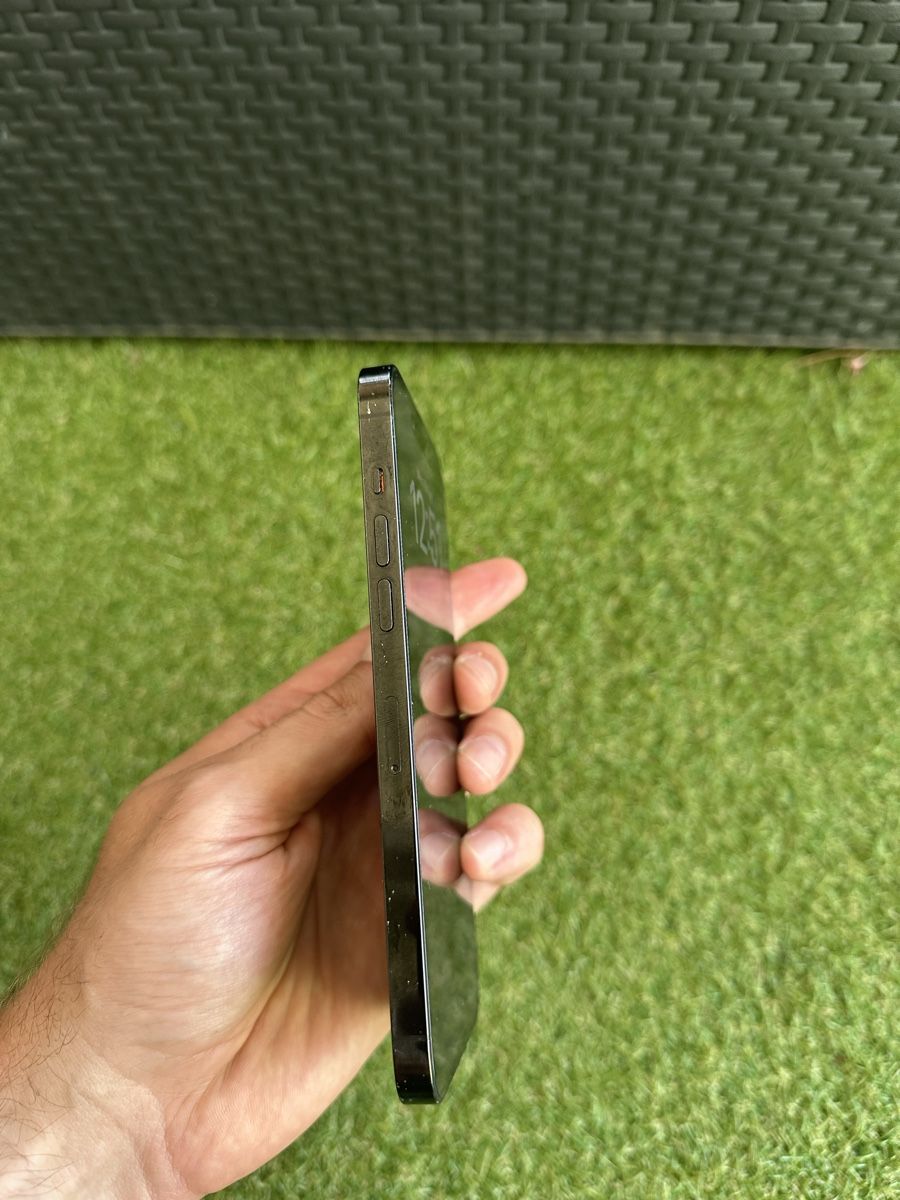 Apple Telefoni cellulari / Smartphones: iPhone 14 Pro Max Case and Charger Used – Usato da Buchs SG venduto da BobRob 2