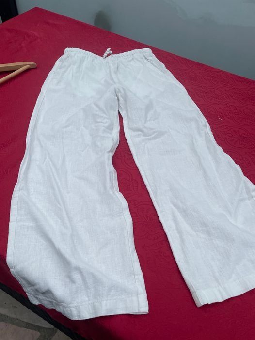 H&M Pantaloni: Mädchen Hose weiss 140 – Nuovo (secondo la descrizione) da Bergdietikon venduto da antovale