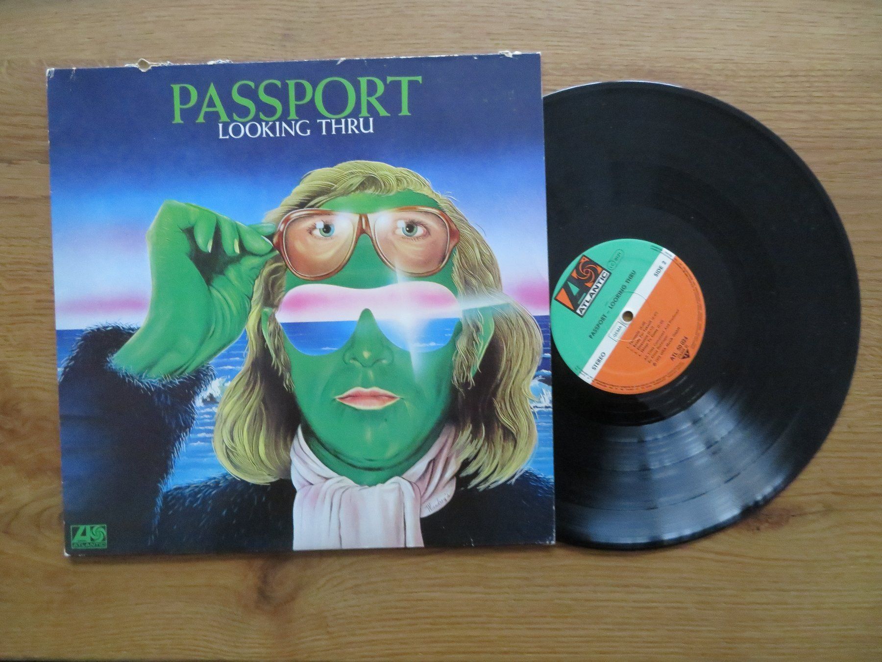 Dischi in vinile: PASSPORT LOOKING THRU – Usato da Zürich venduto da max_cp5f
