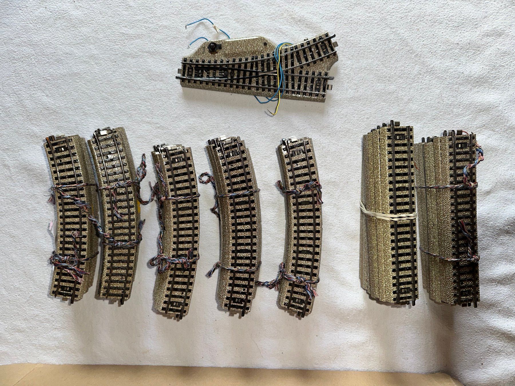 Märklin Modellini di ferrovie: Lot de 70 rails Marklin HO – Usato da Ste-Croix venduto da mjmg 1