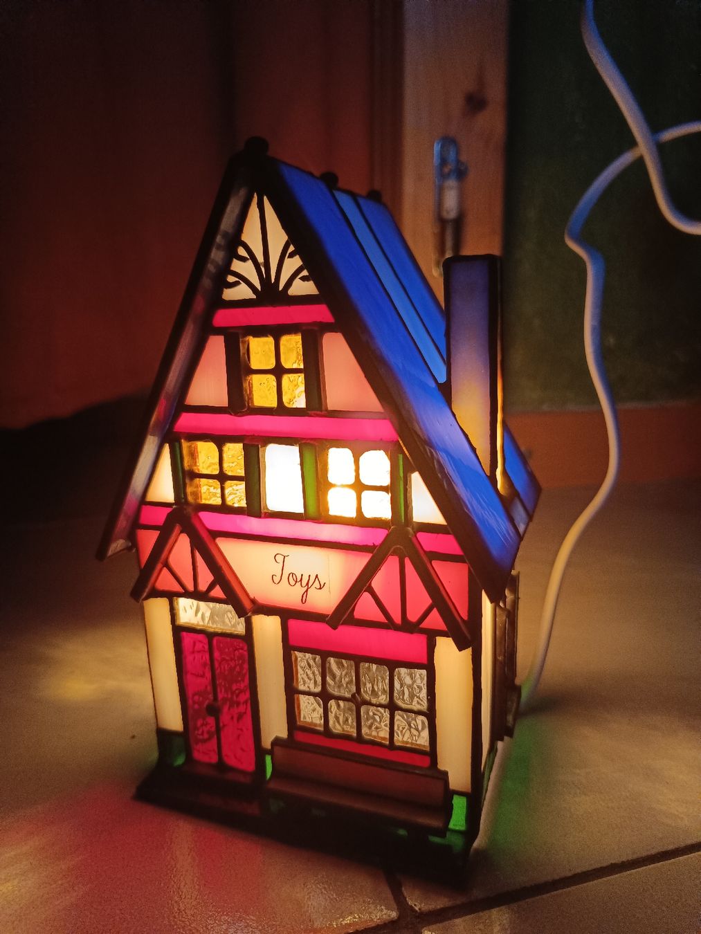 Lampen: Lampe im Tiffany-Stil Haus – Neu und originalverpackt aus Biberist von Belzebu