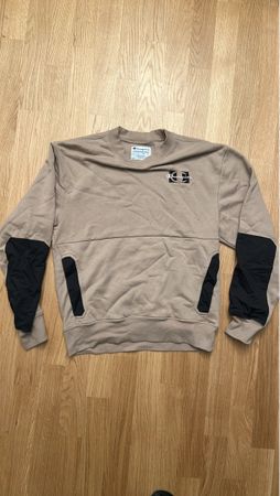 Champion Sweater Grösse S Beige mit schwarzen Einsätzen Frei